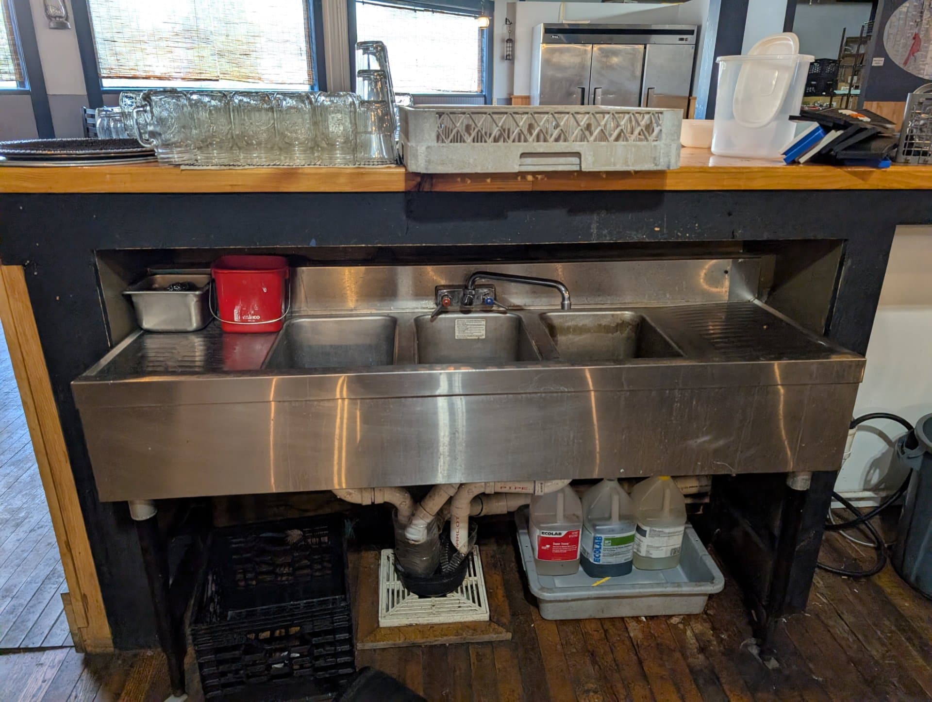 Three Bay Undercounter Bar Sink